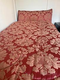 Letto sommier singolo con materasso e trapunta