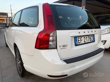Volvo V50 1.6 DIESEL 2011 - CERCHI IN LEGA
