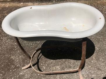 Antico Bidet In Ferro Smaltato bianco