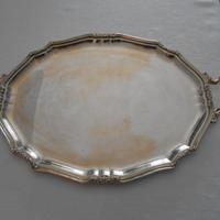 Vassoio da portata  in argento 800 stile barocco