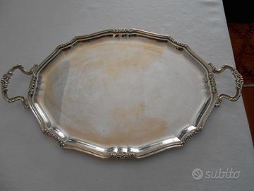 Vassoio da portata  in argento 800 stile barocco