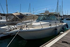 Pursuit 3070 center console