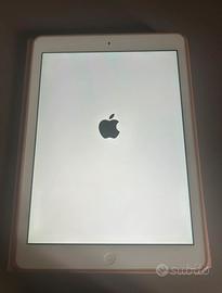 ipad air bianco con cover