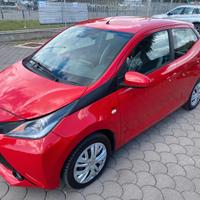 TOYOTA - Aygo - 1.0 VVT-i 69 CV x-play - UNIPRO. -