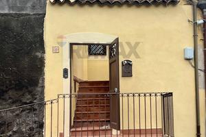 Casa Semindipendente - Aci Catena