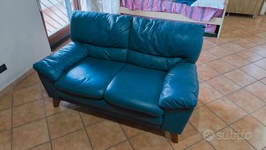 Divano in pelle blu