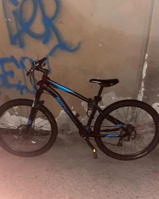 mountain bike Rockrider ST 120. 