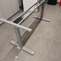 Scrivania regolabile in altezza