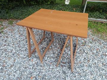 tavolo con cavalletti 