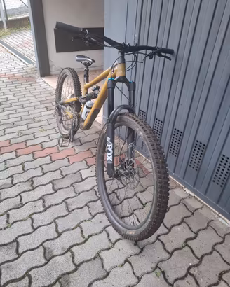 specialized STATUS 2 2025