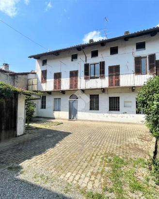 CASA SEMINDIPENDENTE A CRESCENTINO