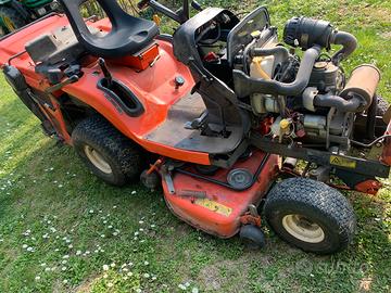 Trattorino tagliaerba