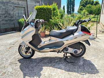 Piaggio x8 200 