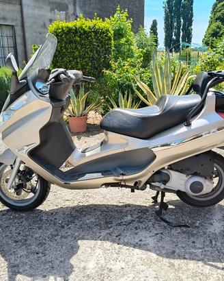 Piaggio x8 200 
