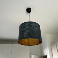 Lampadario colore blu navy e oro