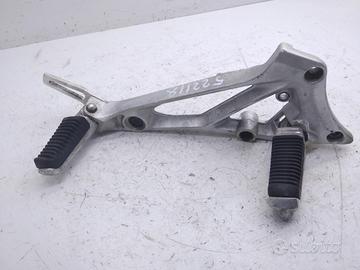 SUZUKI GSX E F-H 550 STAFFA SUPPORTO DESTRA E PEDA