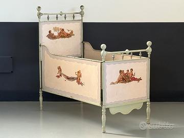 Lettino in ferro decorato a mano antiquariato 1910