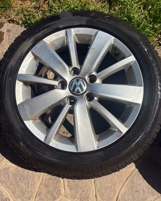 Cerchi in lega con gomme