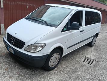 Mercedes Benz Vito  2.2  diesel  del 2009  5 post