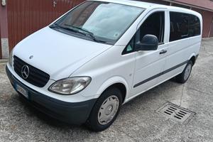 Mercedes Benz Vito  2.2  diesel  del 2009  5 post