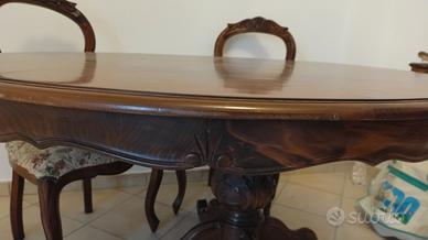 Tavolo in legno con 2 poltrone imbottite