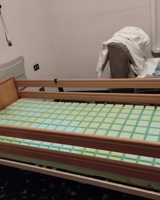 Letto ortopedico motorizzato per anziani/disabili