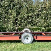 Rimorchio raccolta frutta per bins e casse