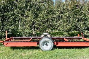 Rimorchio raccolta frutta per bins e casse