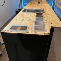 Banconi allestiti street food e catering