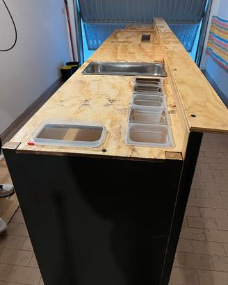Banconi allestiti street food e catering