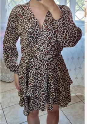 Vestito beige con fantasia leopardata