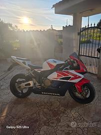 cbr 1000 hrc 2004 