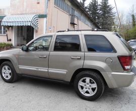 Jeep Grand Cherokee LAREDO V6 GPL