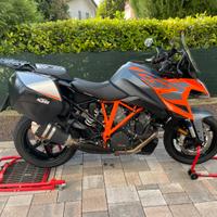 Ktm super duke GT 1290