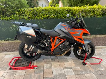 Ktm super duke GT 1290