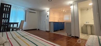 TOMBA Di NERONE MONOLOCALE CON GIARDINO