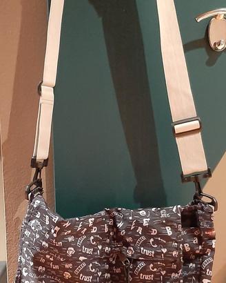 Borsa tracolla Eastpak