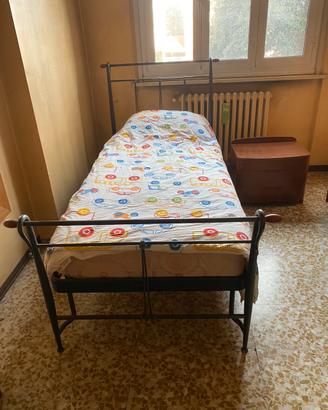 Letto e comdino come nuovi usati pochissimo