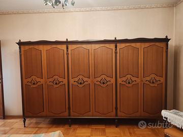 Camera matrimoniale completa in legno