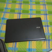 PC portatile ACER.