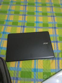 PC portatile ACER.