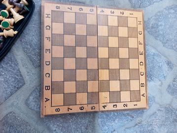 scacchiera in legno