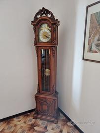 Orologio a pendolo a colonna