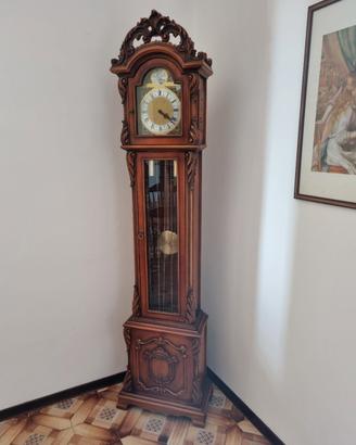 Orologio a pendolo a colonna