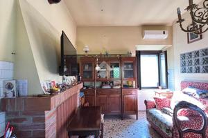 CASA SEMINDIPENDENTE A ISOLA DEL LIRI