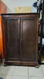 mobile antico in legno 