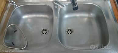 lavello in acciaio 