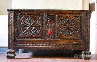 Cassapanca spagnola antica
