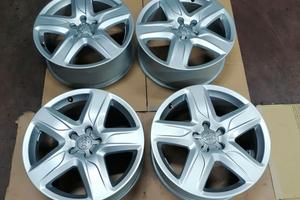 Cerchi in lega da 18 pollici per AUDI
