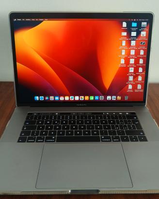 MacBook Pro 15"  - Potenza Professionale